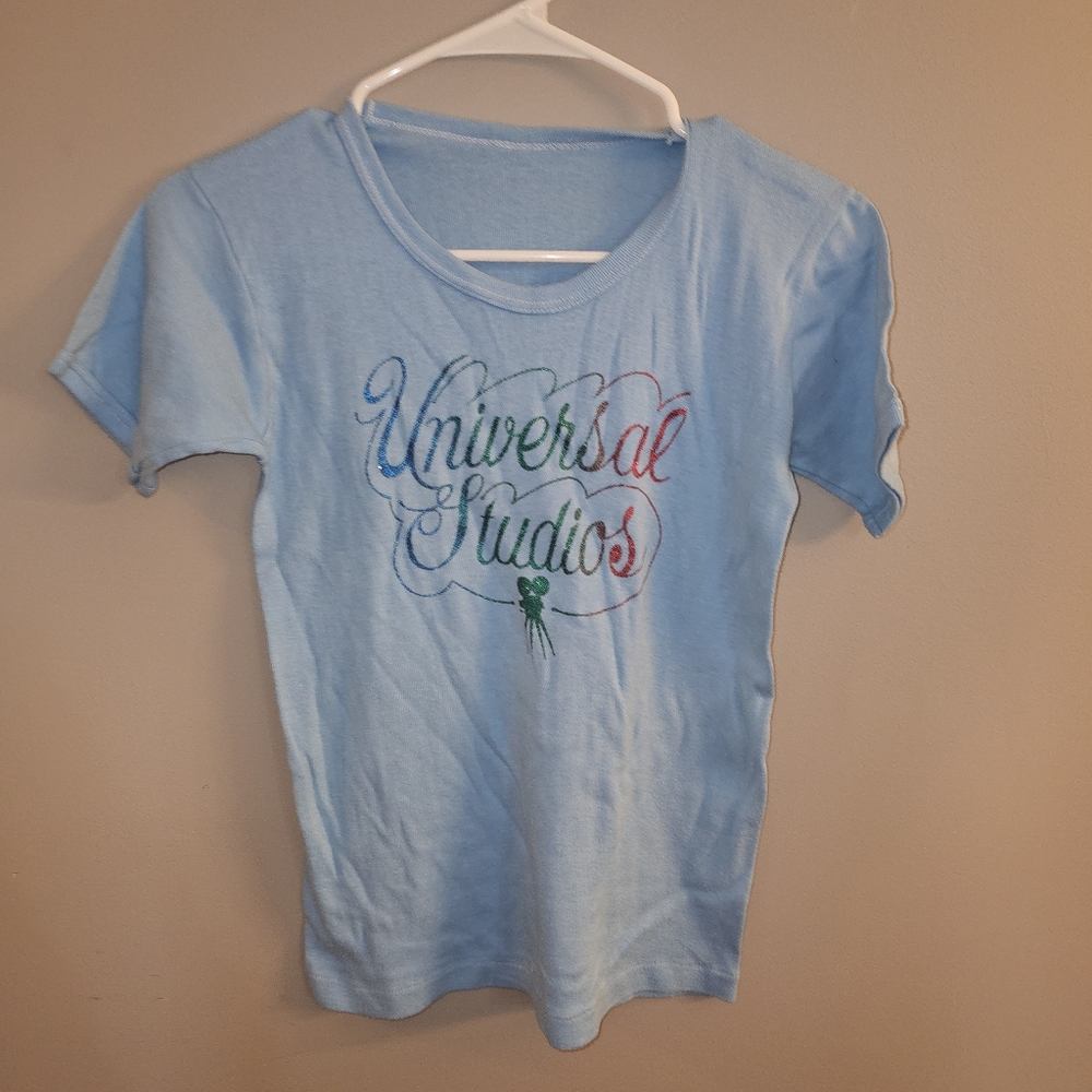 3/20.00. Vintage universal Studios Shirt